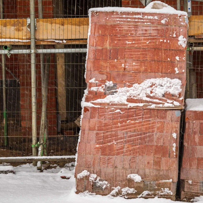 WADE BUILDING SUPPLIES | IMAGE OF BRICKS ON A BUILDING SITE DURING THE WINTER MONTHS 